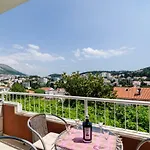 Melisa With Balcony & Free Parking Apartman Dubrovnik