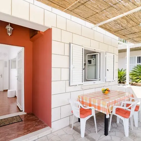 Melisa With Balcony & Free Parking דוברובניק