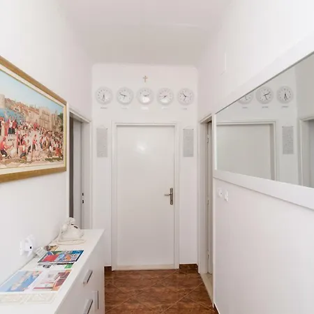 Melisa With Balcony & Free Parking Appartamento *